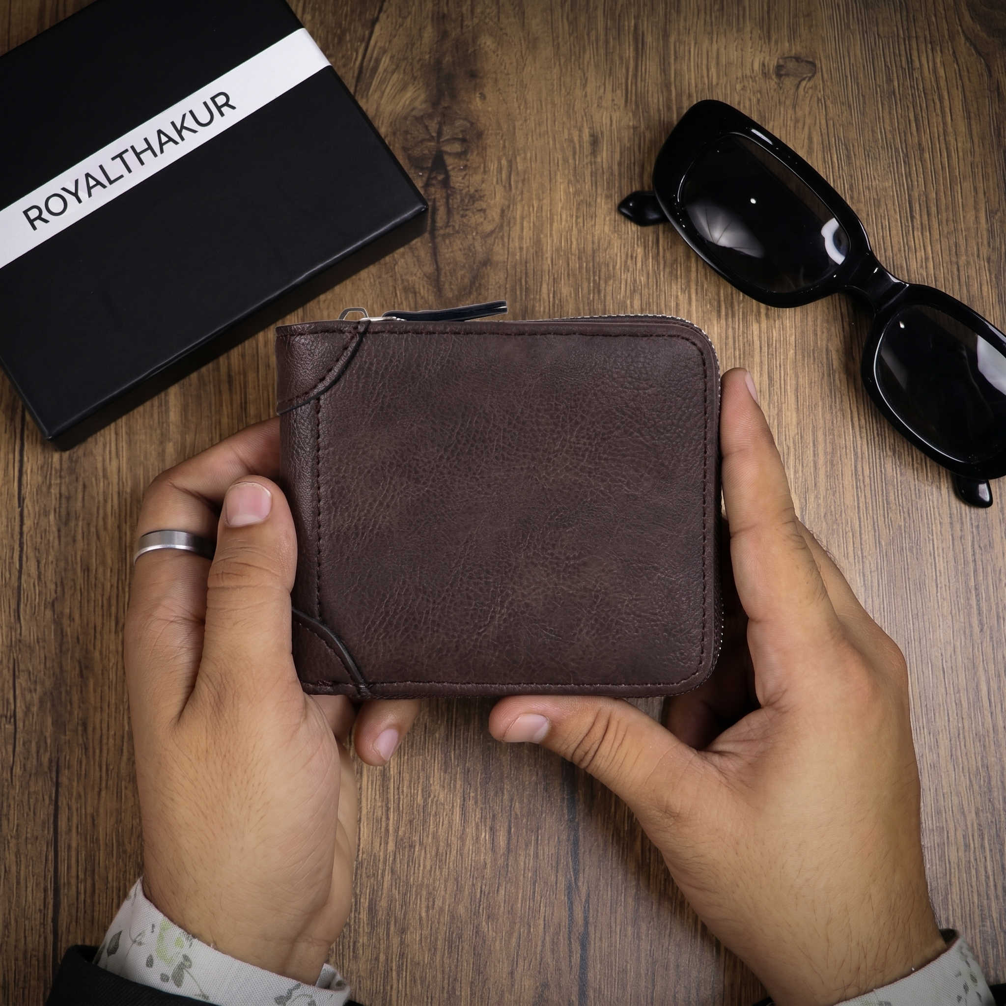 Everyday Men’s Wallet – Durable Zip Wallet with Card Slots & Cash Compartment IM-24