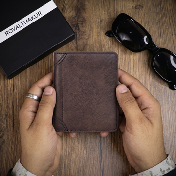 Premium Men’s Bi-Fold Wallet – ID Card Pocket, Center Flap & Cash Compartments IM-42