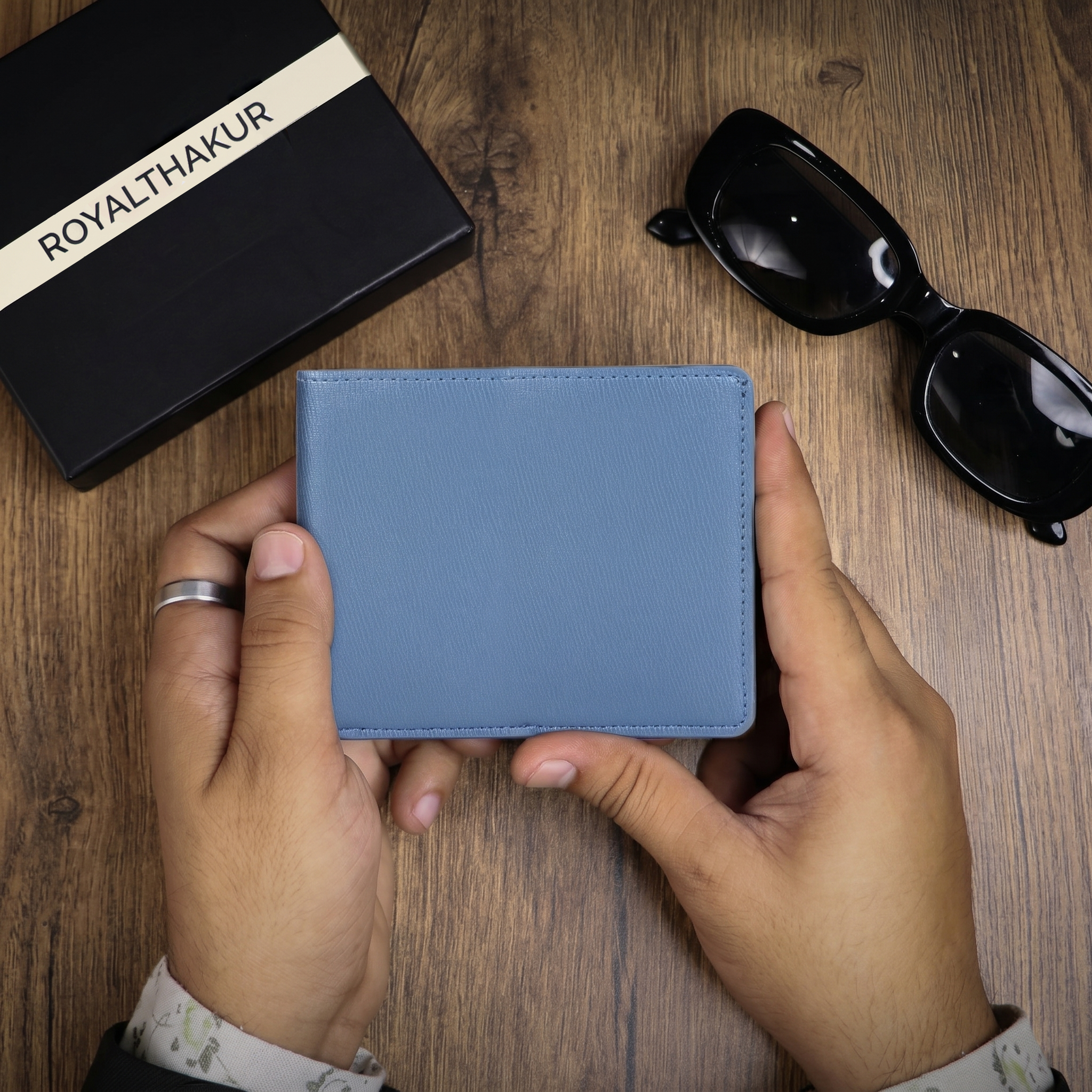 Signature Men’s Premium Wallet – Compact, Stylish & Functional Design OD-022